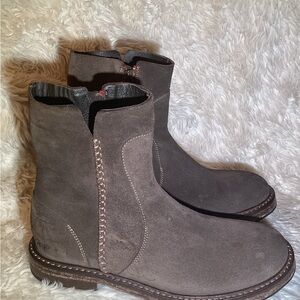 Material prima by Goffredo Fantini brown leather ankle boots size 5